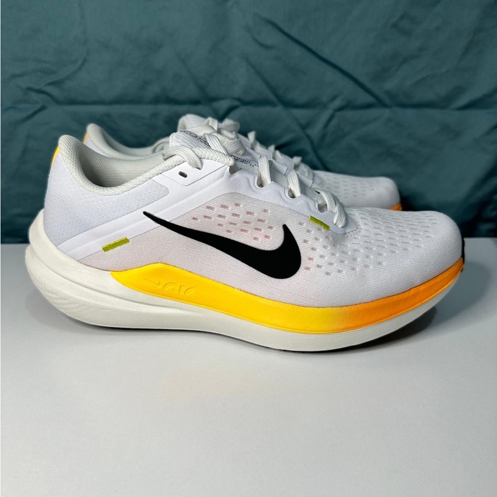 Nike Women's Winslow White and Yellow Running Shoes